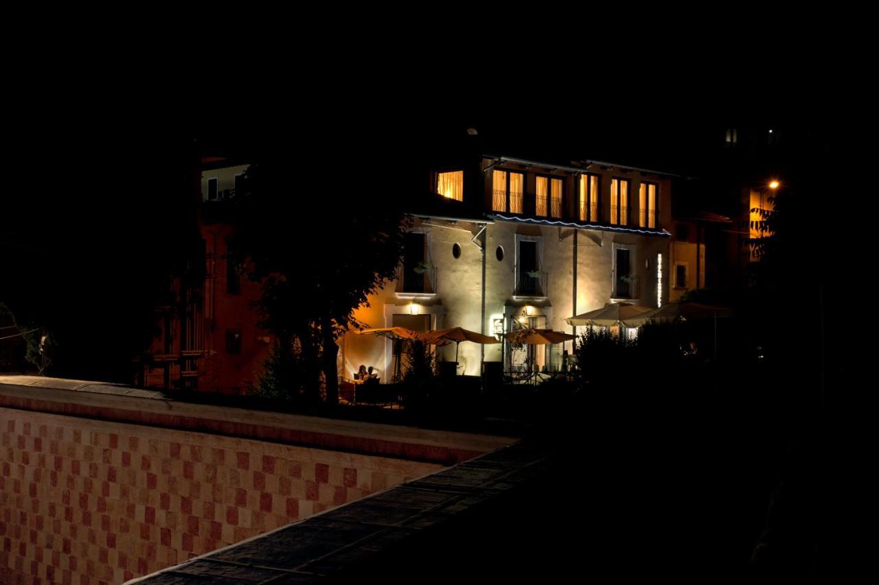 Hotel 99 Cannelle ลาควิลา ภายนอก รูปภาพ